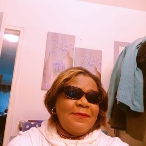 Meet your Posher, Gale